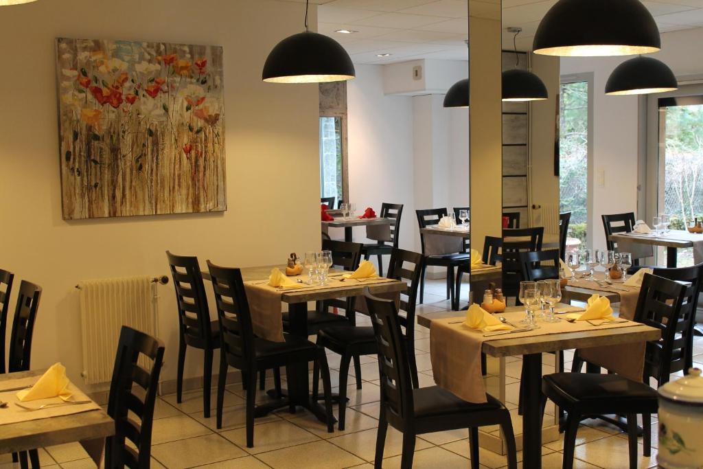 Hotel Restaurant Aux Genets D'Or Mandailles-Saint-Julien Екстериор снимка